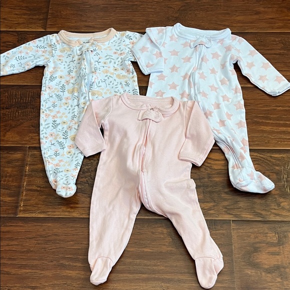 (3) The Peanutshell Floral and Star Baby Girl Sleepers 3M - Picture 1 of 7